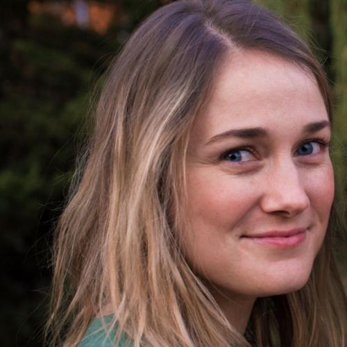 Headshot of Elizabeth Hedge